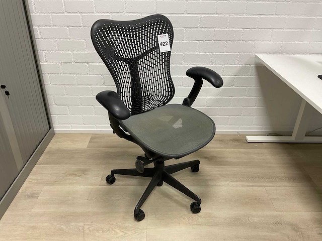 Herman miller mirra bureaustoel - afbeelding 1 van  9