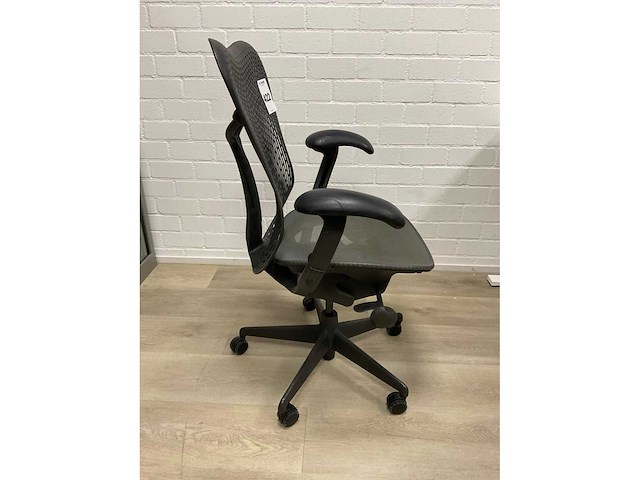 Herman miller mirra bureaustoel - afbeelding 6 van  9