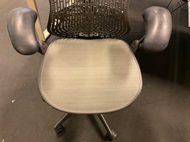 Herman miller mirra bureaustoel - afbeelding 6 van  8