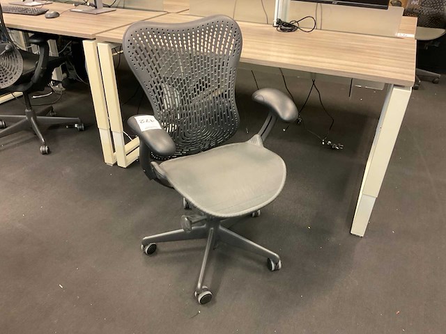 Herman miller mirra bureaustoel - afbeelding 1 van  9