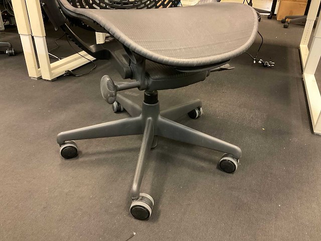 Herman miller mirra bureaustoel - afbeelding 8 van  9