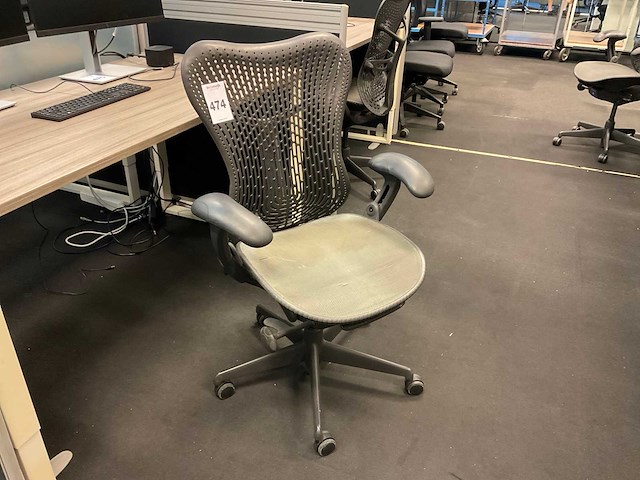 Herman miller mirra bureaustoel - afbeelding 1 van  9