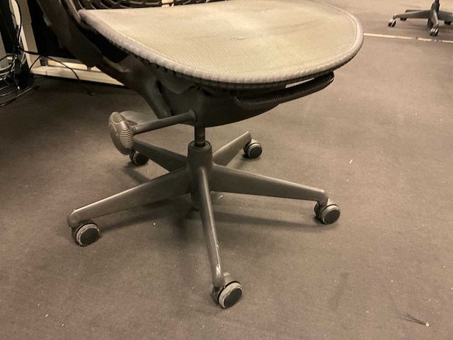 Herman miller mirra bureaustoel - afbeelding 8 van  9