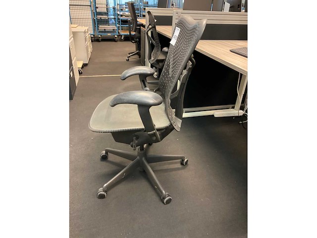 Herman miller mirra bureaustoel - afbeelding 6 van  11
