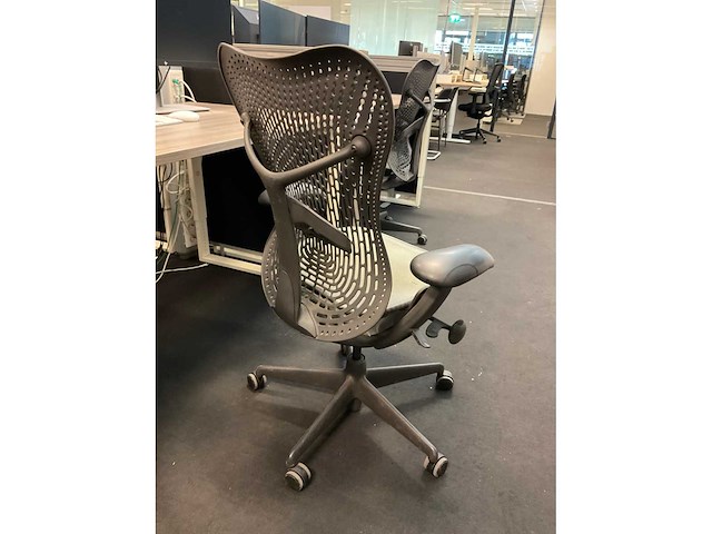 Herman miller mirra bureaustoel - afbeelding 8 van  11