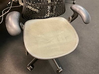 Herman miller mirra bureaustoel - afbeelding 9 van  11