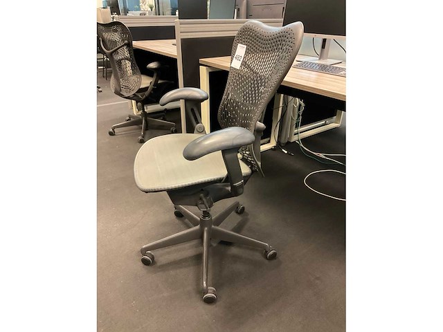 Herman miller mirra bureaustoel - afbeelding 3 van  8