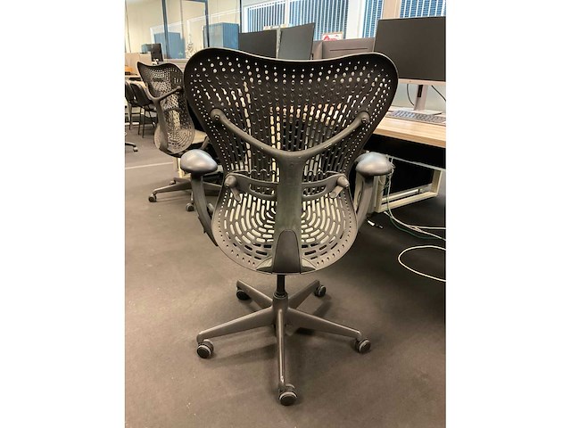 Herman miller mirra bureaustoel - afbeelding 4 van  8