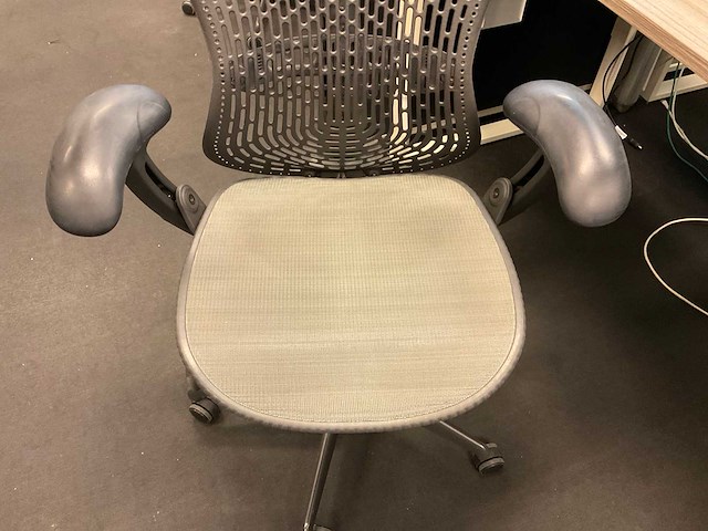 Herman miller mirra bureaustoel - afbeelding 6 van  8
