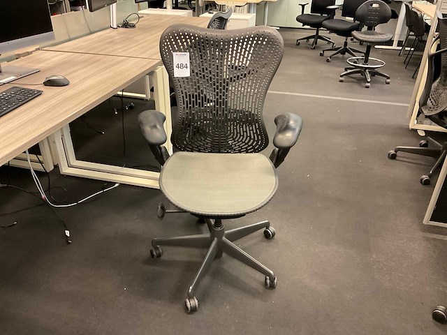 Herman miller mirra bureaustoel - afbeelding 2 van  9