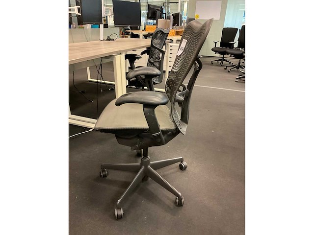 Herman miller mirra bureaustoel - afbeelding 6 van  9