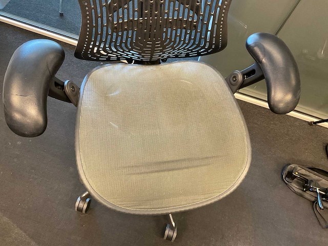 Herman miller mirra bureaustoel - afbeelding 7 van  9