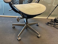 Herman miller mirra bureaustoel - afbeelding 8 van  9