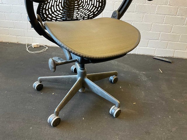 Herman miller mirra bureaustoel - afbeelding 8 van  9