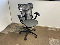 Herman miller mirra bureaustoel - afbeelding 1 van  9