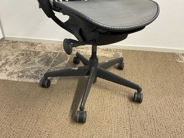 Herman miller mirra bureaustoel - afbeelding 8 van  9