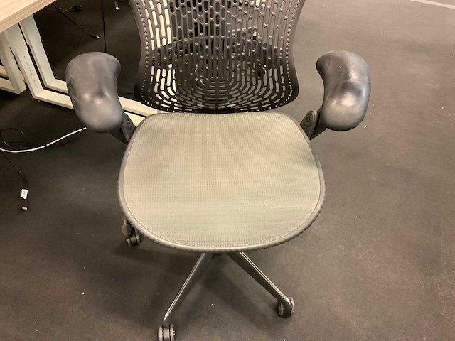 Herman miller mirra bureaustoel - afbeelding 7 van  9