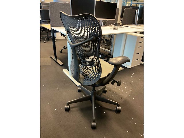 Herman miller mirra bureaustoel - afbeelding 6 van  9
