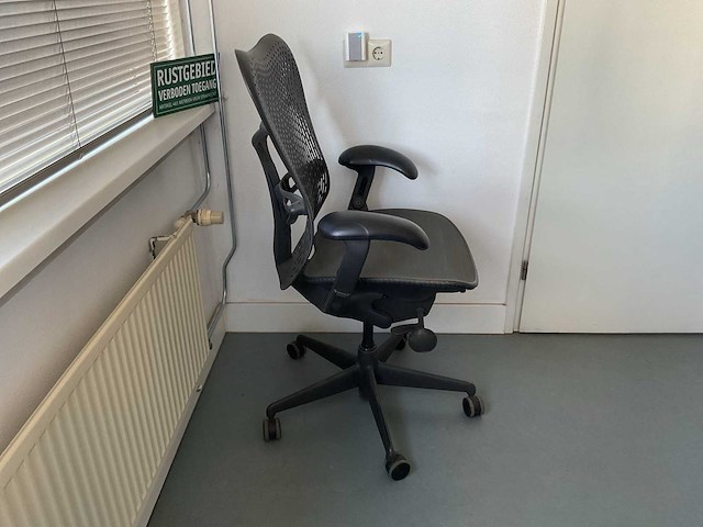 Herman miller mirra graphite bureaustoel - afbeelding 3 van  5