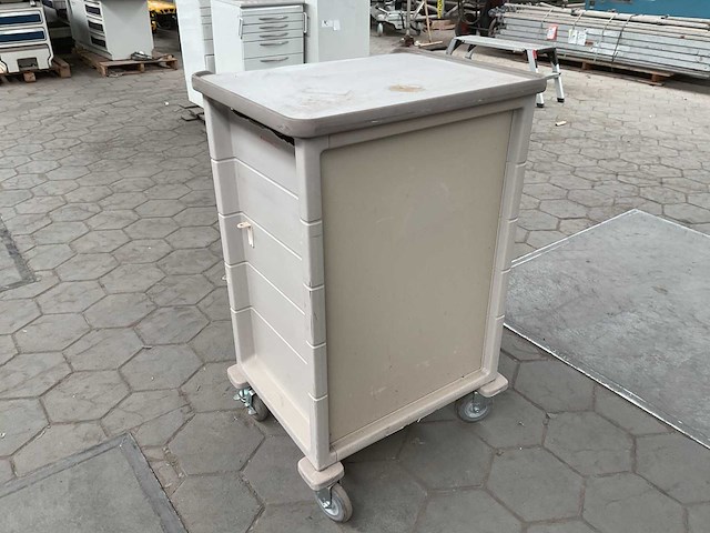 Herman miller procedure cabinet - afbeelding 2 van  4