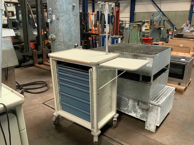 Herman miller verrijdbare opbergkar - afbeelding 1 van  4