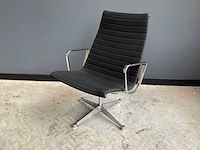 Herman miller / vitra ea 115 stoel
