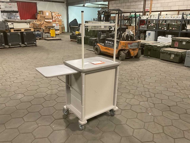 Hermanmiller milcare hospital cart - afbeelding 3 van  8
