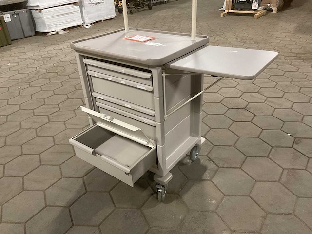 Hermanmiller milcare hospital cart - afbeelding 5 van  8