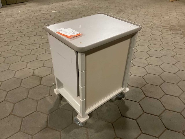 Hermanmiller milcare hospital cart - afbeelding 3 van  7