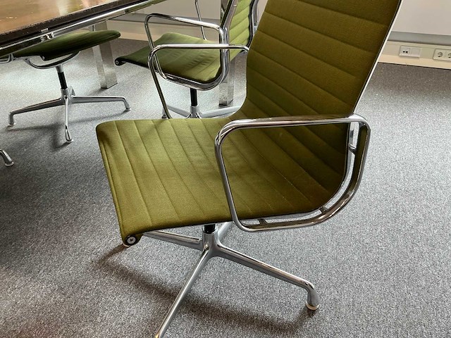 Hermann miller vergaderstoelen met tafel - afbeelding 1 van  2