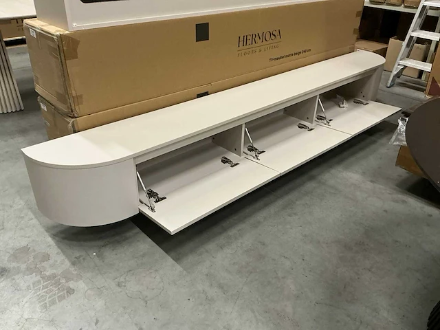 Hermosa ronde japandi tv meubel matte beige 280cm h31cm - afbeelding 2 van  3