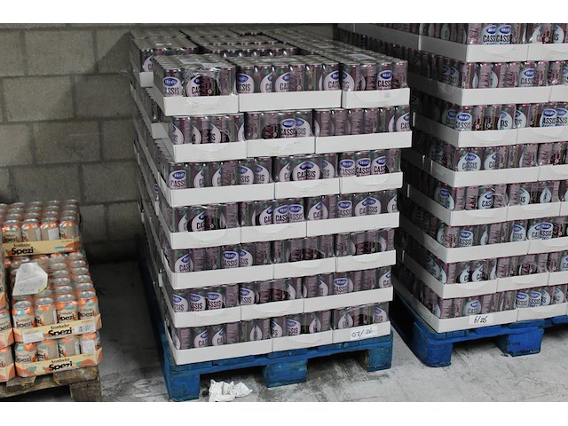 Hero cassis 1992 blikken met tht 7-2026. bod is inclusief 298,80 euro statiegeldwaarde - afbeelding 1 van  2