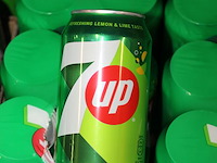 Hero cassis. 90 trays a 24 blikken 0,33l. totaal 2160 blikken. tht 4-2026. bod is inclusief 324 euro statie... - afbeelding 2 van  2