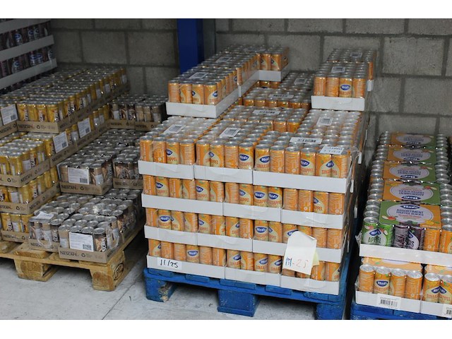 Hero sinaasappel 1272 blikken met tht 11-2025. bod is inclusief 190,80 euro statiegeld - afbeelding 1 van  2