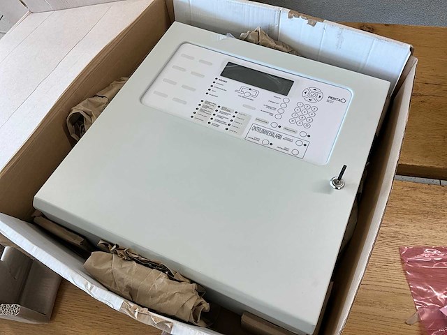 Hertek penta 6400 brandmeldcentrale - afbeelding 1 van  3