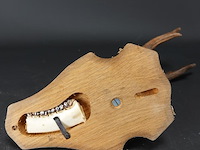 Herten gewei op houten schild - afbeelding 5 van  5