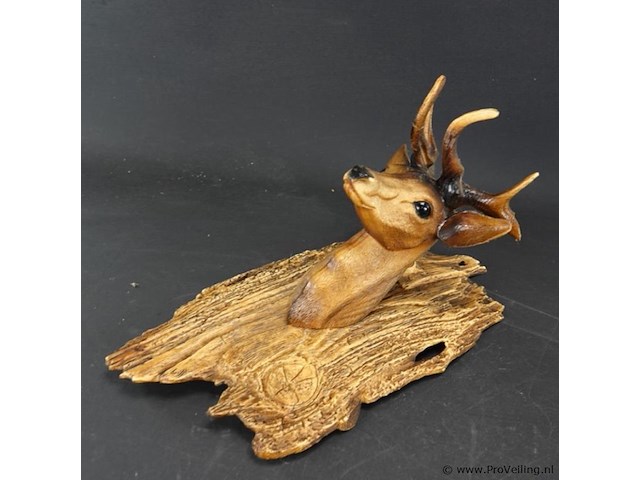 Hertenhoofd voor aan de wand - afbeelding 2 van  5