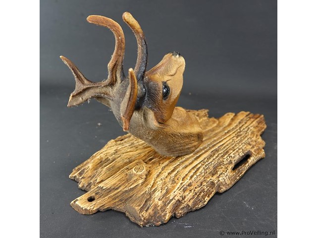 Hertenhoofd voor aan de wand - afbeelding 4 van  5