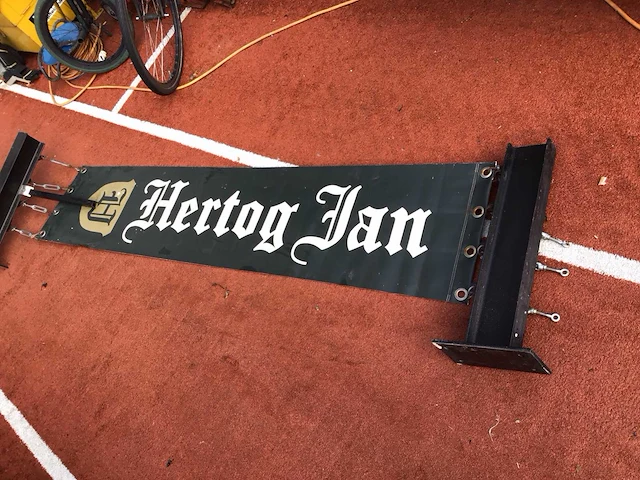 Hertog jan gevelbanner met verlichting - afbeelding 3 van  4
