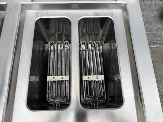 Herzog langen - frituur + gas fornuis + bakplaat + oven - keuken - afbeelding 8 van  9