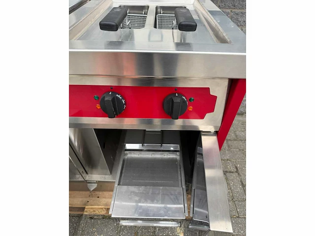 Herzog langen - frituur + gas fornuis + bakplaat + oven - keuken - afbeelding 5 van  9