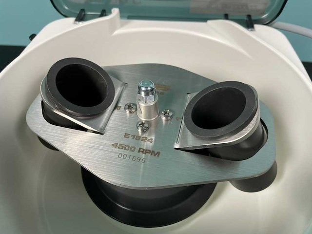 Hettich - 2002-c - centrifuge - 2007 - afbeelding 2 van  7