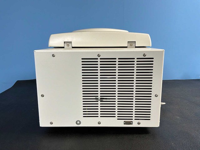 Hettich - rotina 380r - tafel centrifuge - 2013 - afbeelding 7 van  9