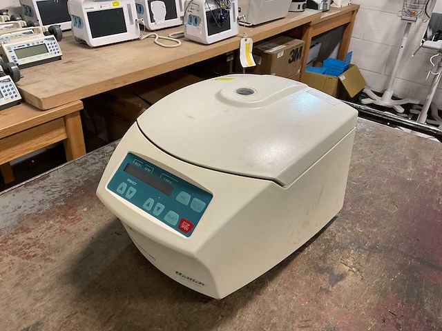 Hettich haematokrit 200 tafel centrifuge - afbeelding 2 van  6