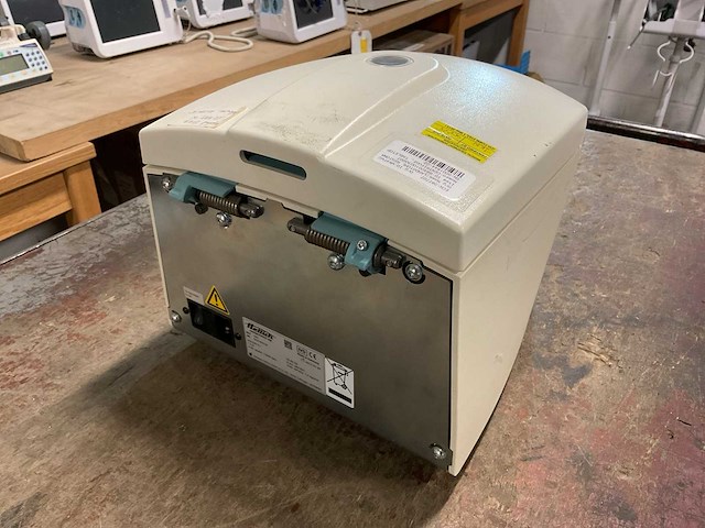 Hettich haematokrit 200 tafel centrifuge - afbeelding 5 van  6