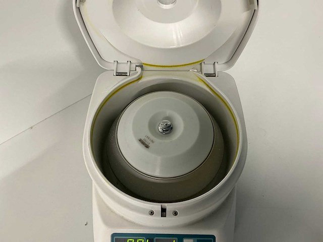 Hettich mikro 20 centrifuge - afbeelding 2 van  4