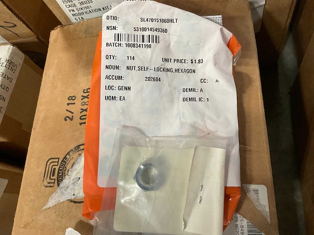 Hexagon self-locking nut (114x) - afbeelding 1 van  2