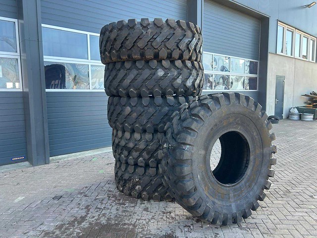 Hfx 23.5-25 loader banden (6x) - afbeelding 1 van  6