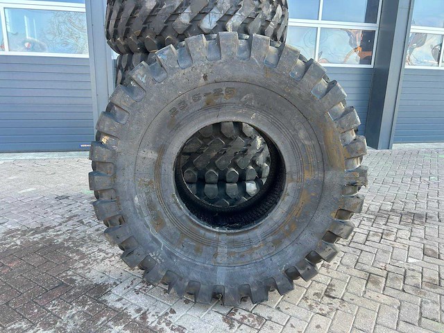 Hfx 23.5-25 loader banden (6x) - afbeelding 3 van  6