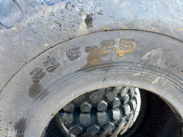 Hfx 23.5-25 loader banden (6x) - afbeelding 4 van  6